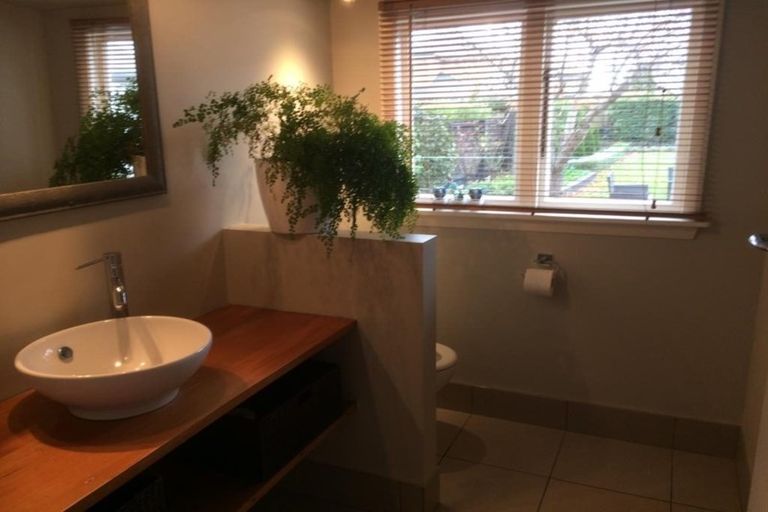 Photo of property in 57 Jeffreys Road, Fendalton, Christchurch, 8052