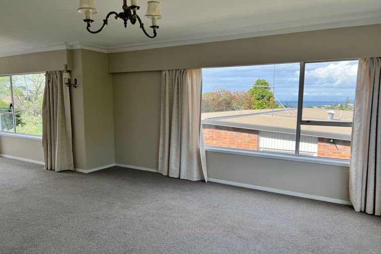Photo of property in 18 Maxwelton Drive, Mairangi Bay, Auckland, 0630