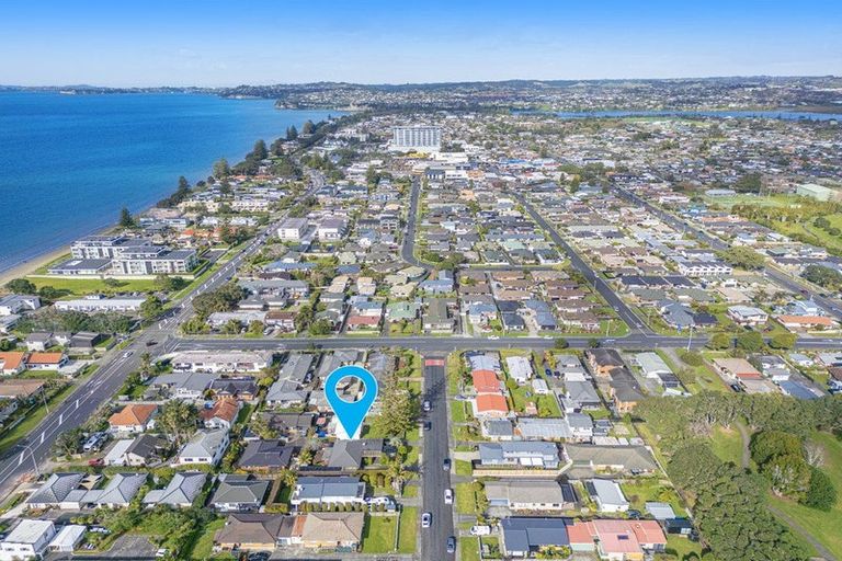 Photo of property in 5a Elizabeth Street, Orewa, 0931