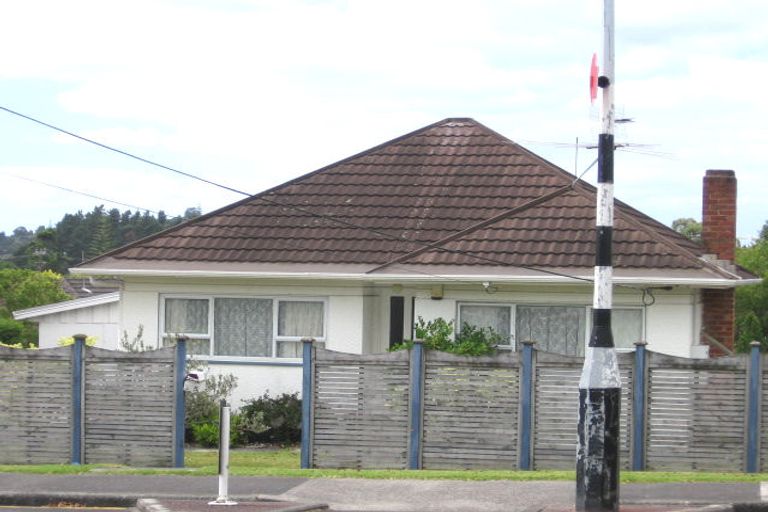 Photo of property in 325 Rangatira Road, Beach Haven, Auckland, 0626