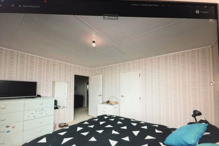 Photo of property in 1 Charles Major Place, Hawera, 4610