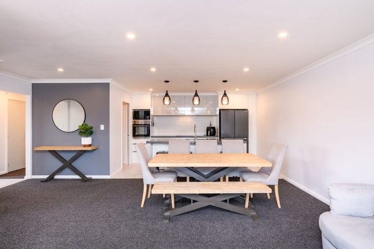 Photo of property in 5 Stratford Court, Fitzherbert, Palmerston North, 4410