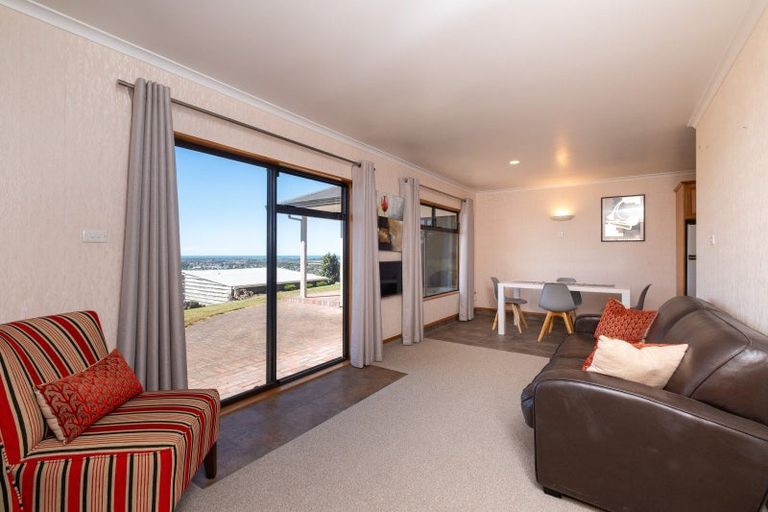 Photo of property in 124 Puketapu Road, Taradale, Napier, 4112