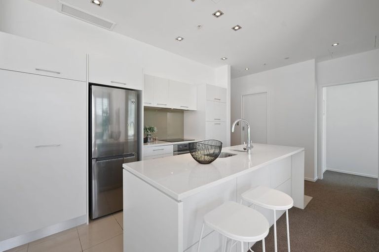 Photo of property in Sentinel Apartments, 401/3 Northcroft Street, Takapuna, Auckland, 0622