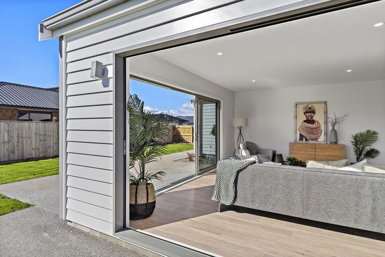 Photo of property in 18 Austin Reid Avenue, Carterton, 5713