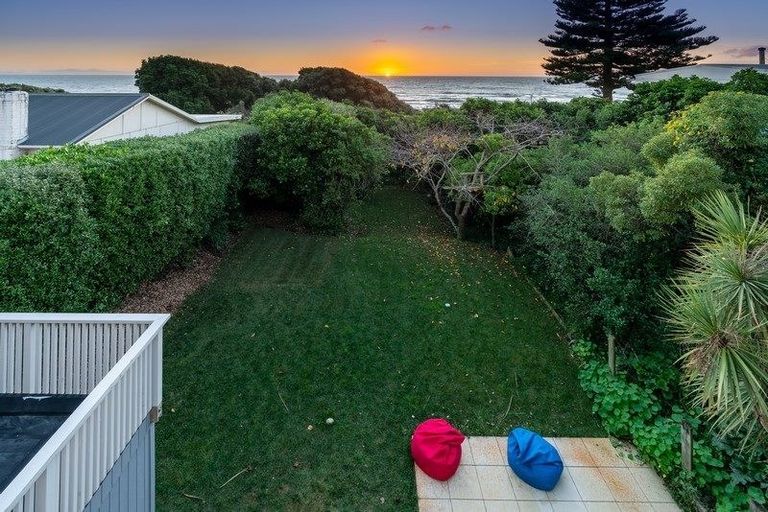 Photo of property in 13 Aperahama Street, Paekakariki, 5034