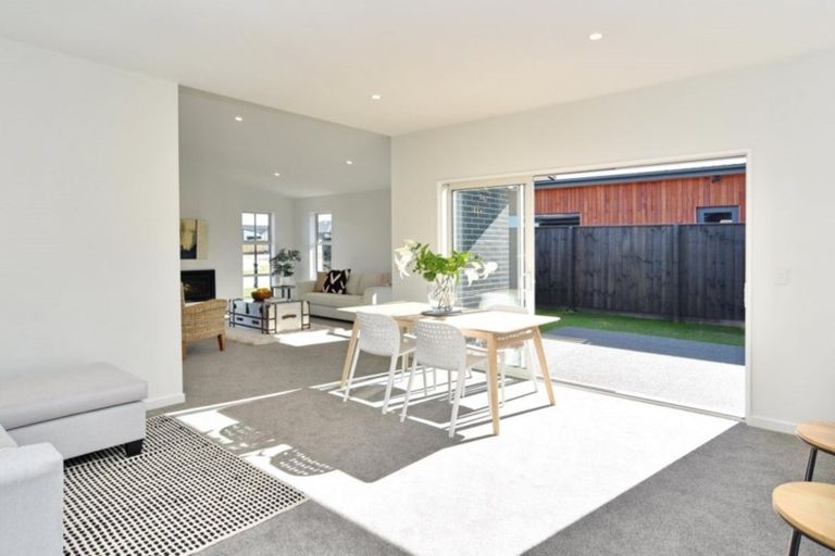 Photo of property in 11 Lewis Close, Rangiora, 7400