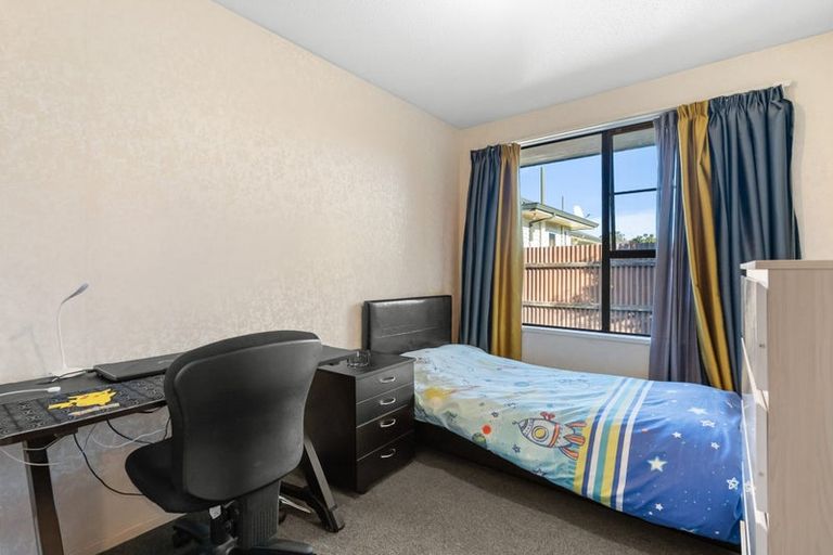 Photo of property in 2/136 Middlepark Road, Sockburn, Christchurch, 8042