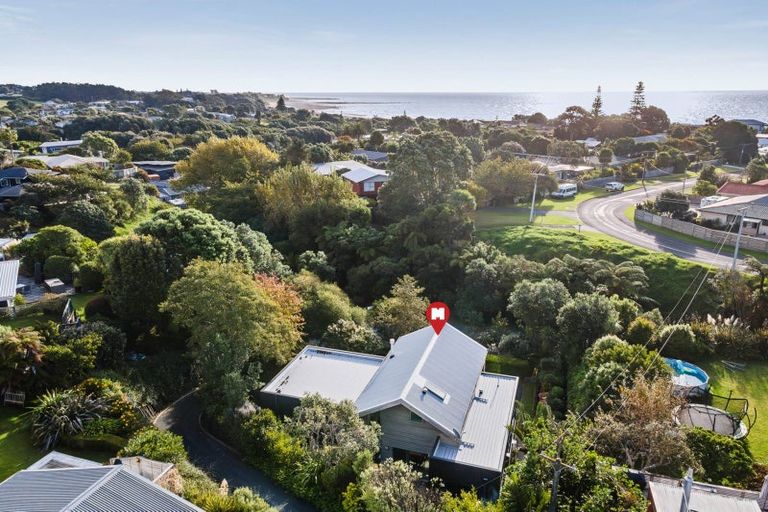 Photo of property in 64a Mcfarlane Street, Oakura, 4314