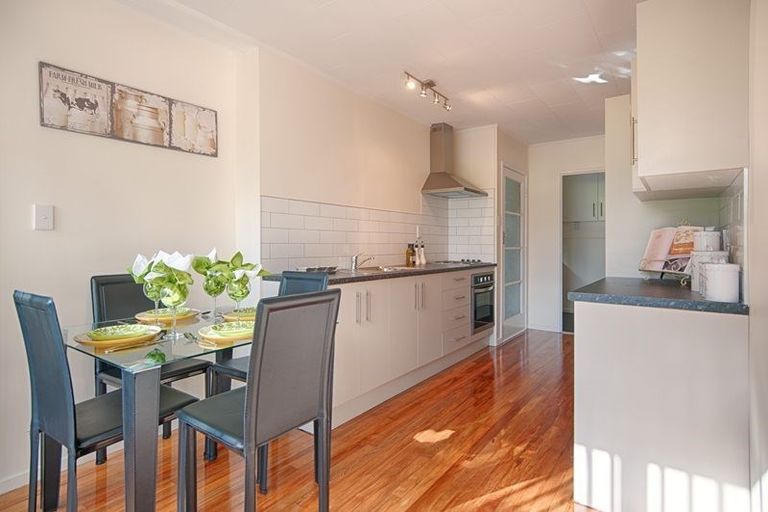 Photo of property in 11 Solo Place, Manurewa, Auckland, 2102