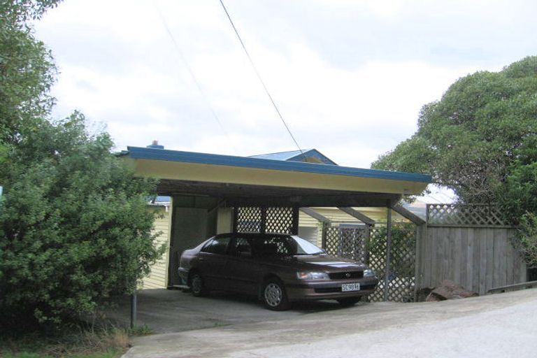 Photo of property in 7 Hampton Hill Road, Tawa, Wellington, 5028
