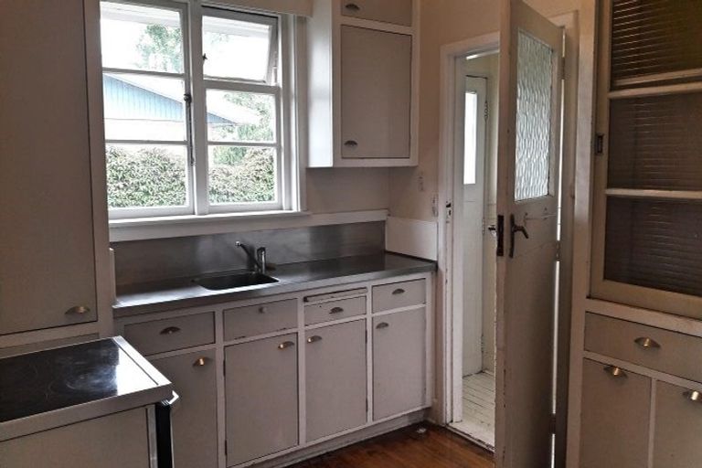 Photo of property in 53 Cornwall Road, Lyttelton, 8082