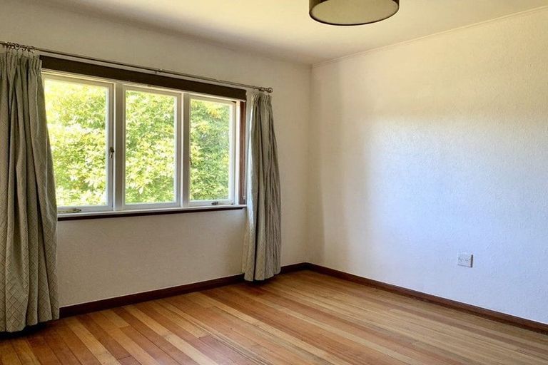 Photo of property in 86 Mcleod Road, Te Atatu South, Auckland, 0610