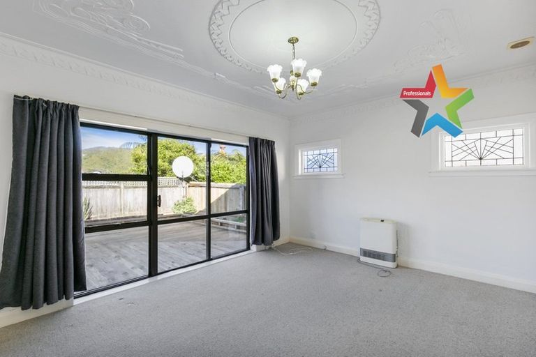Photo of property in 32 Sunshine Avenue, Karori, Wellington, 6012