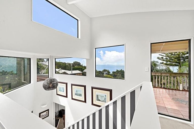 Photo of property in 15b Melandra Road, Stanmore Bay, Whangaparaoa, 0932