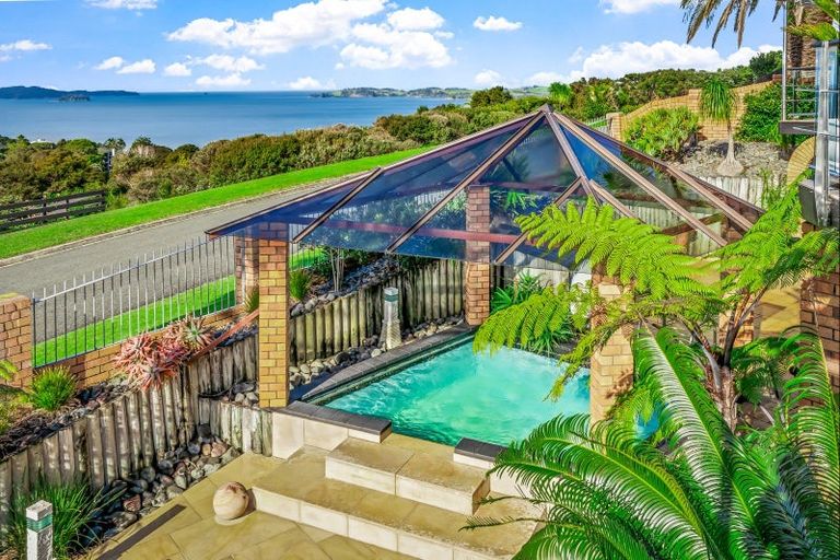 Photo of property in 5 Kotare Place, Sandspit, Warkworth, 0982