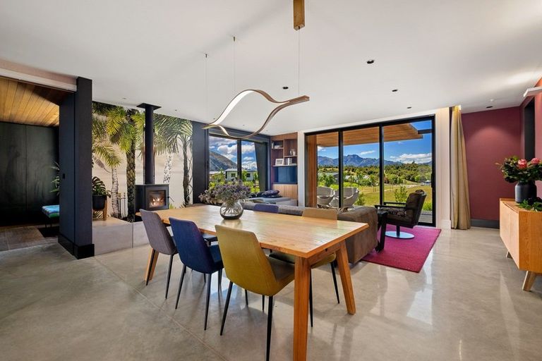 Photo of property in 5 Diamond Lane, Wanaka, 9305