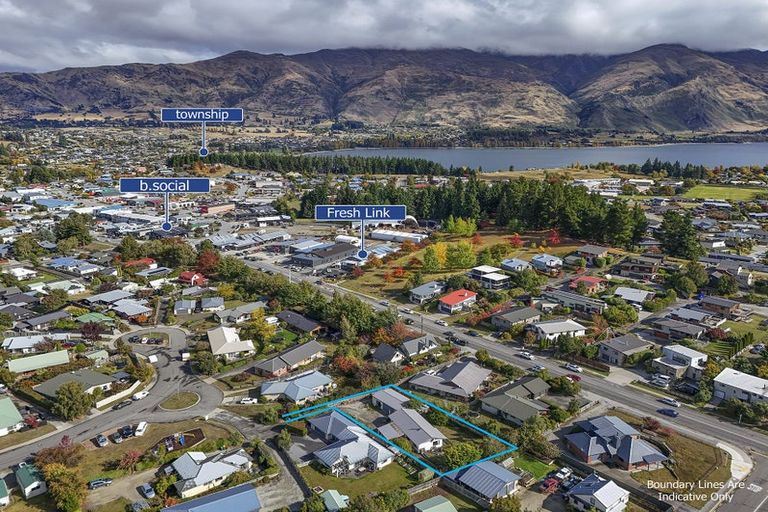Photo of property in 16 Achilles Place, Wanaka, 9305