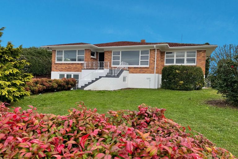 Photo of property in 222 Te Atatu Road, Te Atatu South, Auckland, 0610