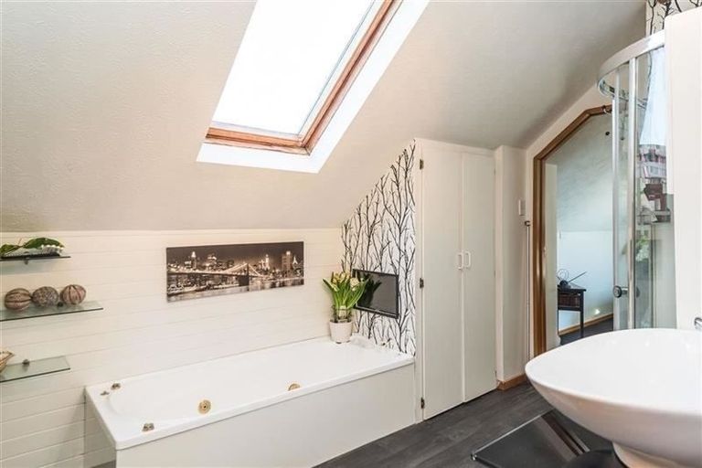 Photo of property in 1a Dulles Place, Papanui, Christchurch, 8053