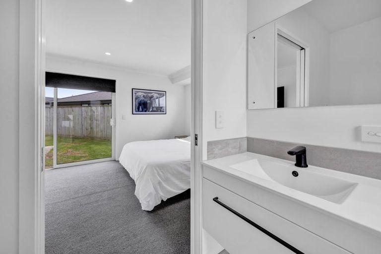 Photo of property in 42 County Drive, Hawera, 4610