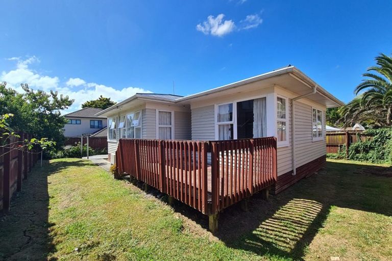 Photo of property in 6 Longburn Road, Henderson, Auckland, 0610