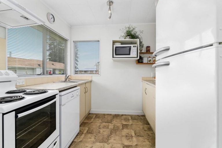 Photo of property in 17 Bronte Place, Owhata, Rotorua, 3010