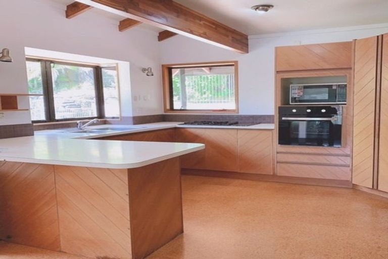 Photo of property in 5 Telephone Road, Birkenhead, Auckland, 0626