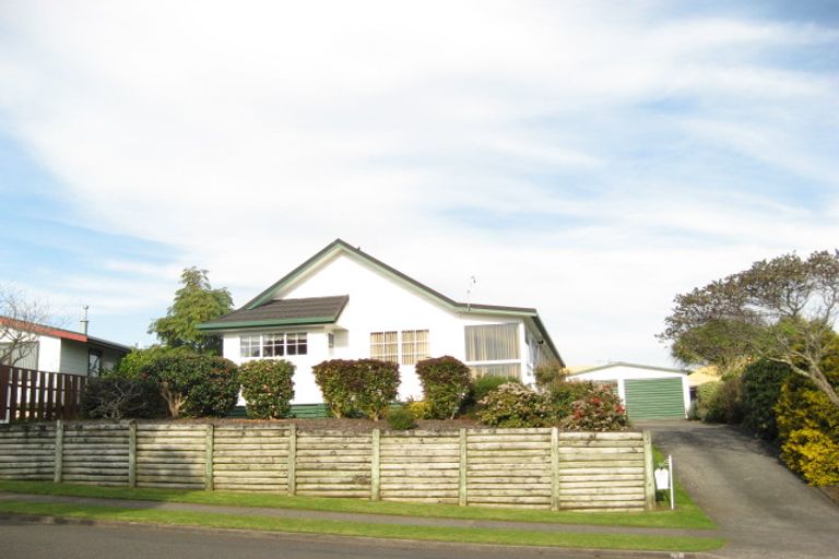 Photo of property in 110 Heta Road, Highlands Park, New Plymouth, 4312
