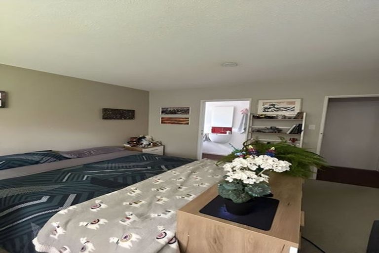 Photo of property in 18b Clyde Road, Upper Riccarton, Christchurch, 8041