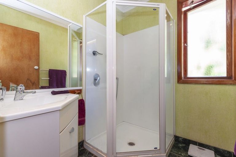 Photo of property in 38 Tiromoana Road, Raumati South, Paraparaumu, 5032