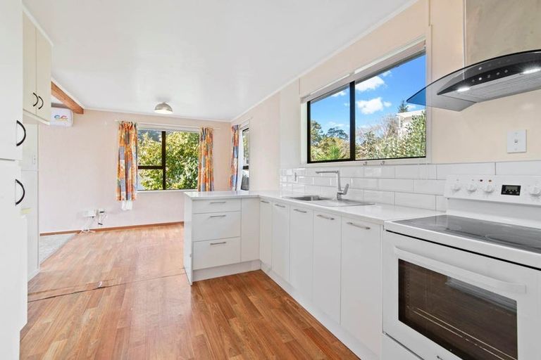 Photo of property in 76 Powrie Street, Glenfield, Auckland, 0629