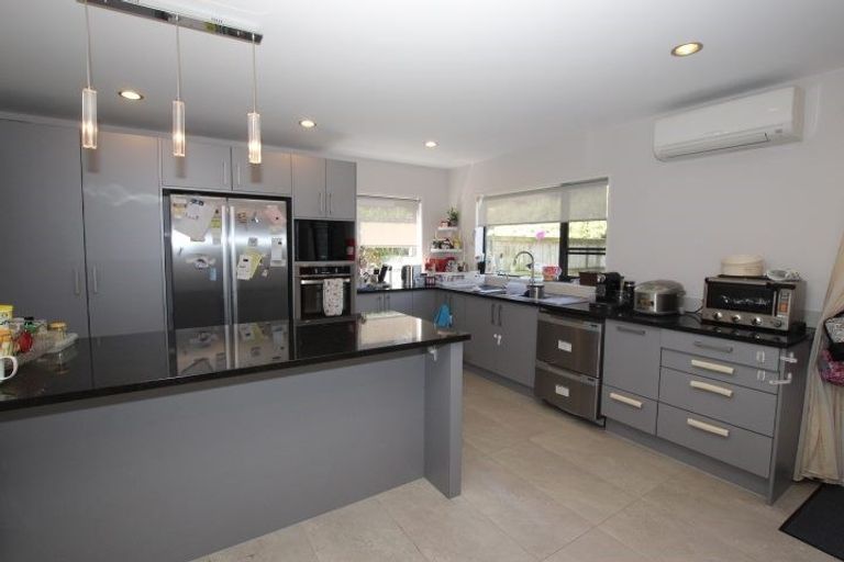 Photo of property in 43 Terrasini Drive, Flat Bush, Auckland, 2019