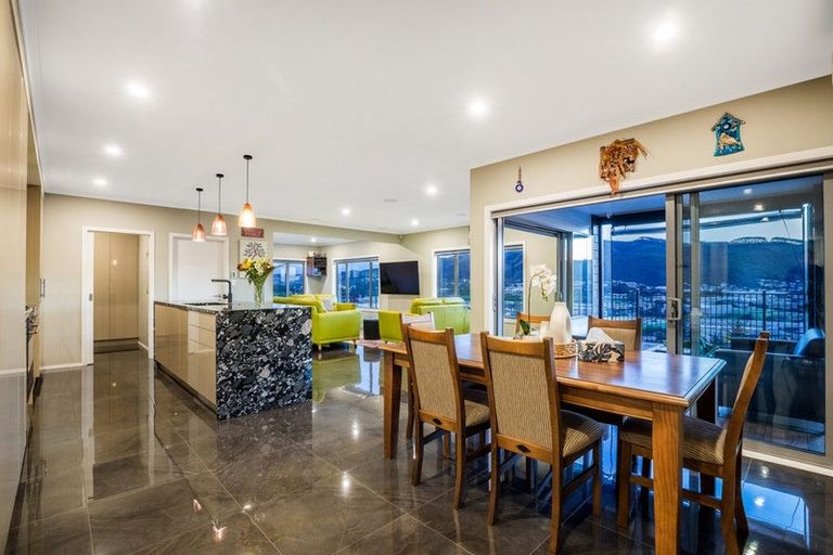 Photo of property in 10 Omaka Place, Aotea, Porirua, 5024