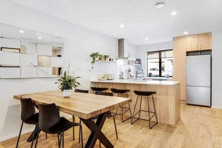 Photo of property in 2c Nerita Place, Long Bay, Auckland, 0630