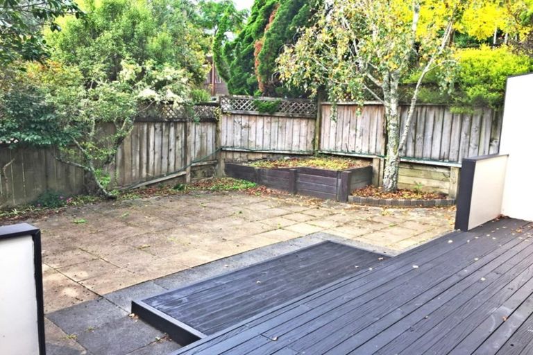 Photo of property in 1/9 Stoneleigh Court, Sunnynook, Auckland, 0632