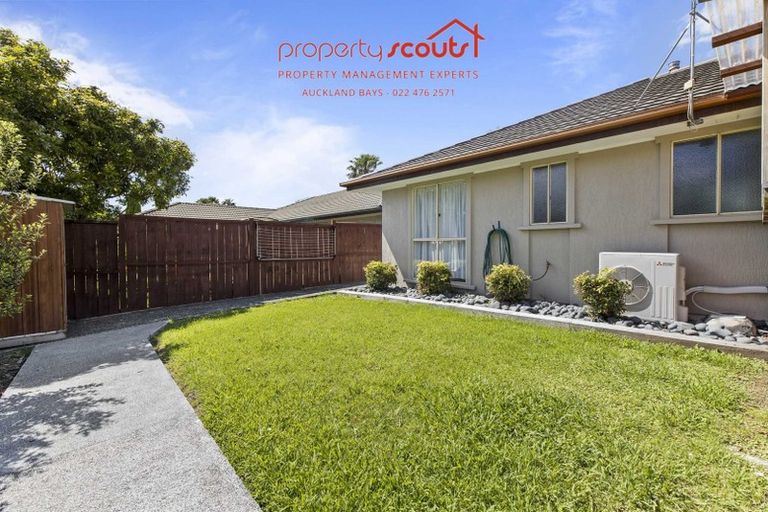 Photo of property in 4 Bluestone Rise, Rosedale, Auckland, 0632