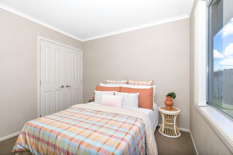 Photo of property in 20 Whitford Place, Rototuna North, Hamilton, 3210