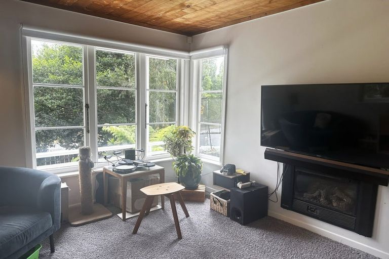 Photo of property in 802 West Coast Road, Oratia, Auckland, 0604