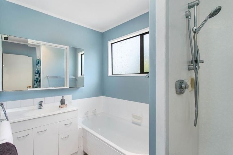 Photo of property in 18c Mulberry Place, Redwood, Christchurch, 8051