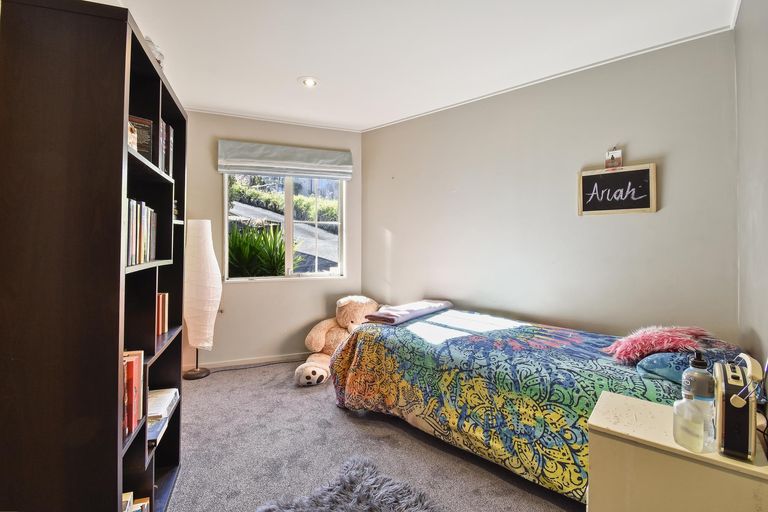 Photo of property in 57a Ribbonwood Crescent, Goodwood Heights, Auckland, 2105