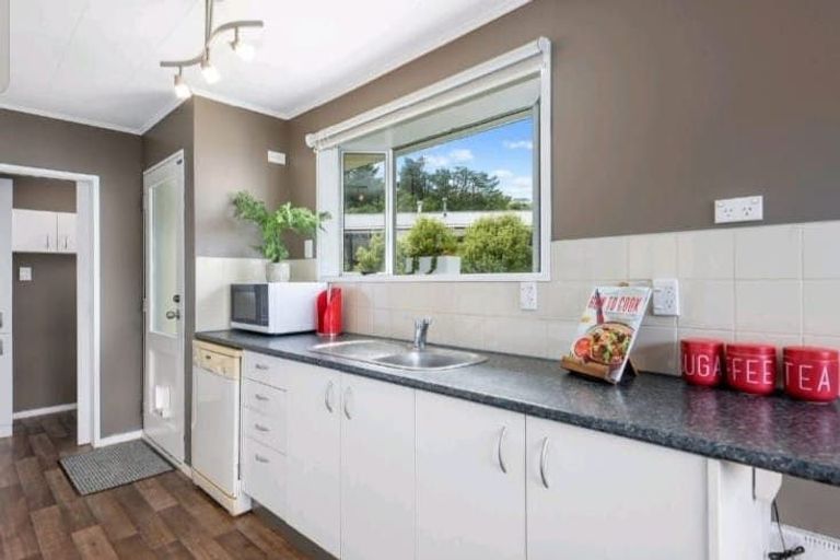 Photo of property in 218 Major Drive, Kelson, Lower Hutt, 5010