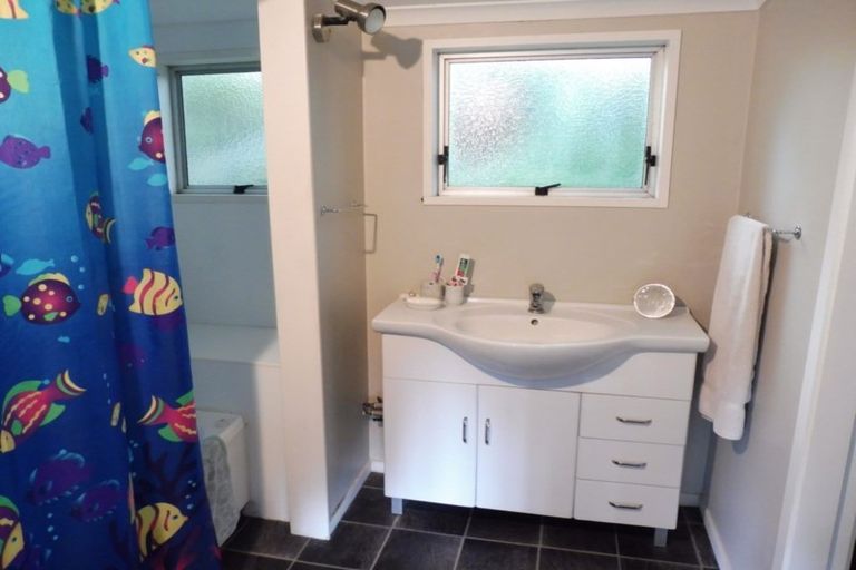 Photo of property in 60a York Street, Picton, 7220