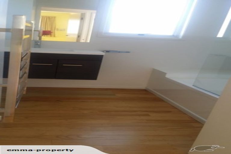 Photo of property in 7 Mchardy Place, Glenfield, Auckland, 0627