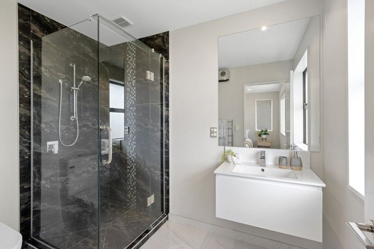 Photo of property in 18 Little Gem Road, Hornby, Christchurch, 8025