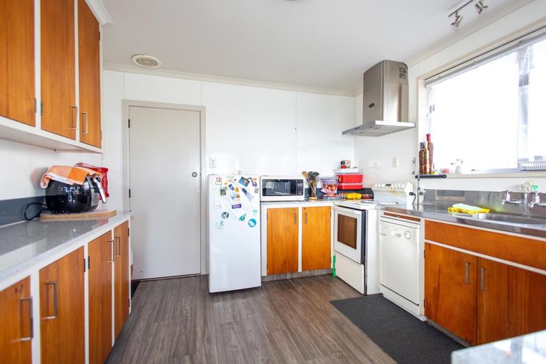 Photo of property in 32-32b Te Weka Street, Maori Hill, Timaru, 7910
