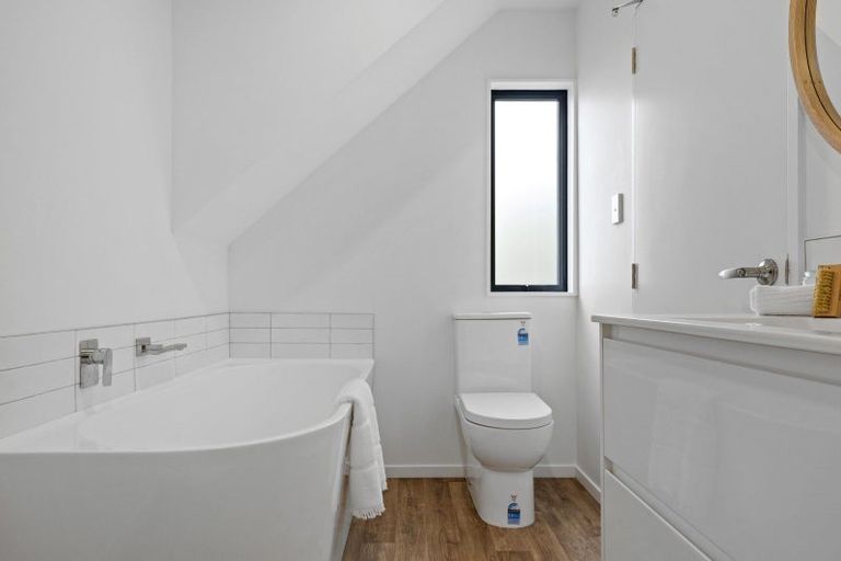 Photo of property in 1/9 Glenstrae Road, Redcliffs, Christchurch, 8081