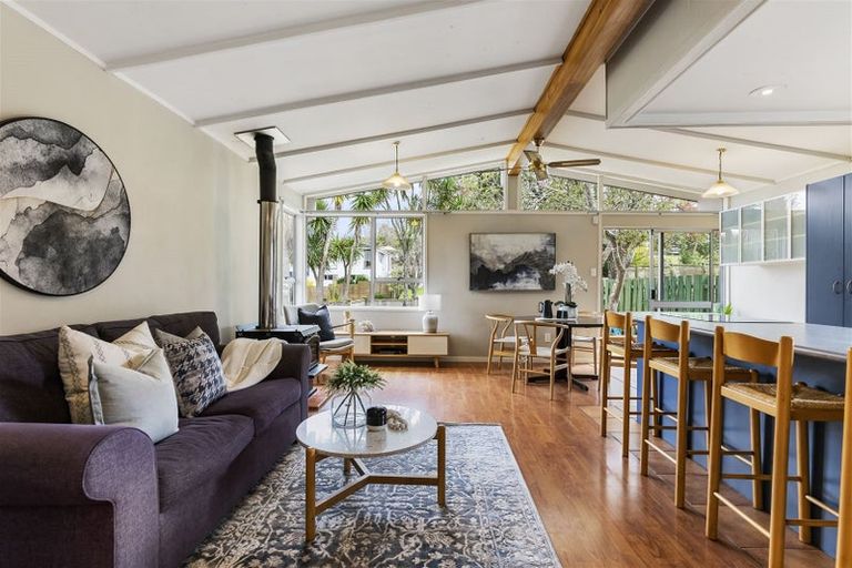 Photo of property in 13 Cunliffe Place, Glenfield, Auckland, 0629