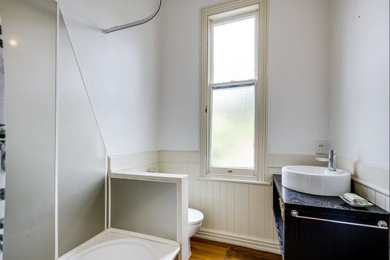 Photo of property in 2 Cameron Road, Bluff Hill, Napier, 4110