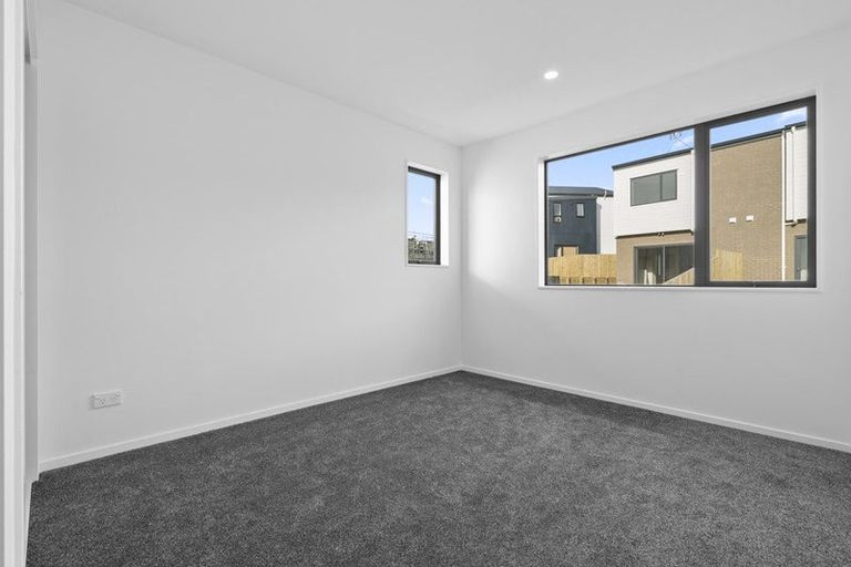 Photo of property in 62a Crestview Rise, Papakura, 2110